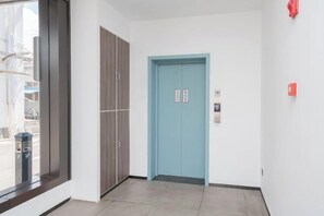 Interior - HanTing Hotel (Shanghai Hongqiao Railway Station) (Shanghai)