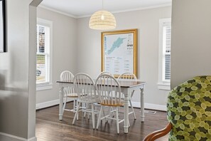 Dining - East Lake Cottage - Close to Airport (Birmingham)
