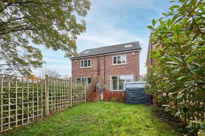 House | 3 bedrooms - Host Stay Foss Court (York)