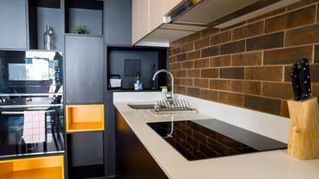 Appartamento Standard, non fumatori | Cucina privata | Frigorifero, microonde, forno, piano cottura