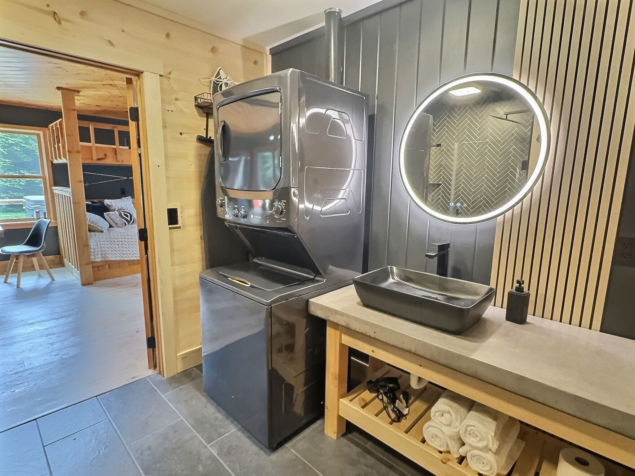 1 غرفة نوم ومكواة/لوح كي وخدمة الإنترنت وملاءات أسرّة