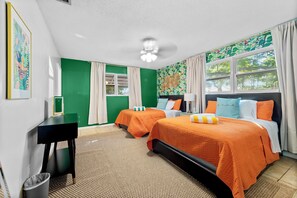 4 chambres, bureau, fer et planche à repasser, lit parapluie