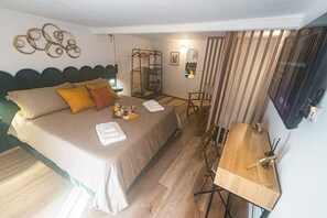 1 bedroom, iron/ironing board, WiFi, bed sheets - Mirò Suite, elegant apartment 300 meters from the cathedral, in the historic center (Catania)
