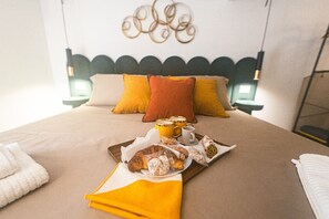 1 bedroom, iron/ironing board, WiFi, bed sheets - Mirò Suite, elegant apartment 300 meters from the cathedral, in the historic center (Catania)