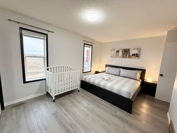 Superior House, Private Bathroom, Park View (Full Private House)