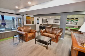 Superior House, Private Bathroom, Park View (Full Private House) | Interior - Covington Close (Calgary)