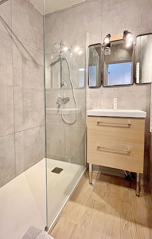 Dusche, Toilettenpapier