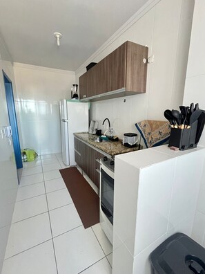Private kitchen - Apartment in Praia Grande - Gourmet balcony with sea view - Air conditioning - Parking space (Praia Grande)