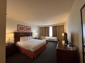 Chambre Simple | Coffres-forts dans les chambres, fer et planche à repasser