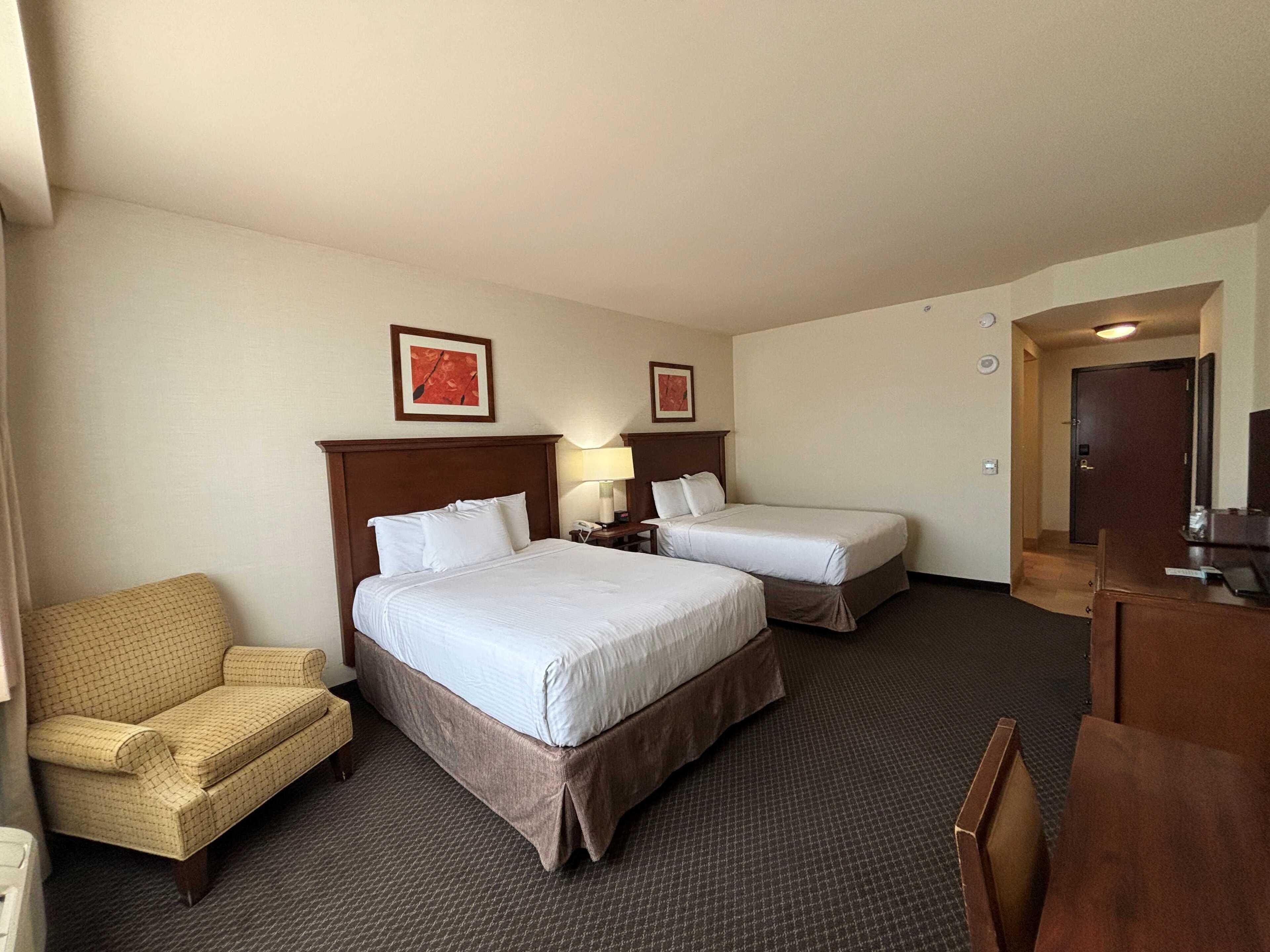 Chambre Double | Coffres-forts dans les chambres, fer et planche à repasser