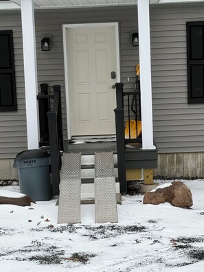 المنشأة من الخارج