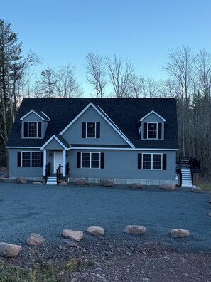 Exterior - Brand New 3-bedroom house in Tannersville 3 miles from Hunter Mountain (Tannersville)