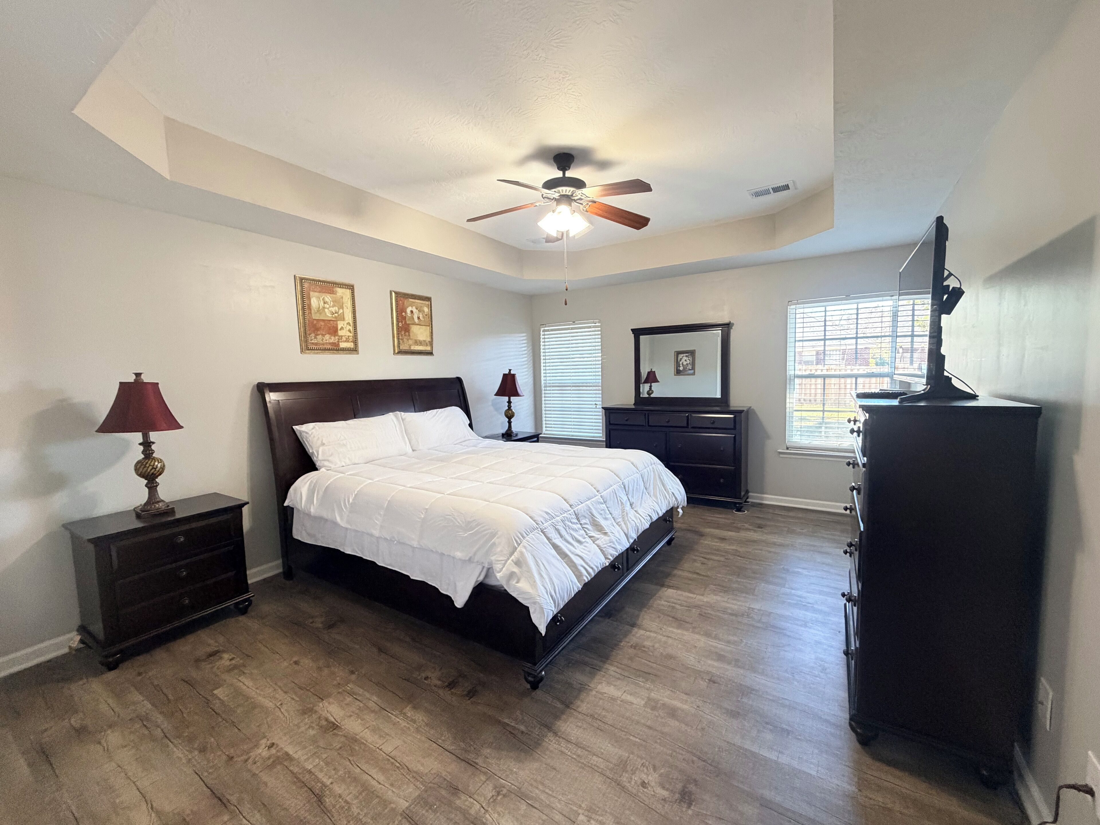 4 soverom, strykejern/-brett, wi-fi (inkludert) og sengetøy