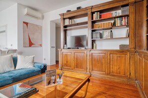 Apartment, City View | Living room - Poerio by Wynwood House (Milan)