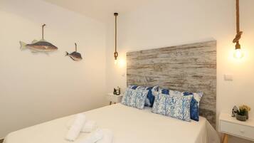 2 bedrooms, iron/ironing board, internet, bed sheets