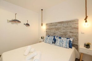 2 عدّة غرف نوم ومكواة/لوح كي وخدمة الإنترنت وملاءات أسرّة