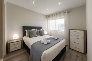 2 bedrooms, travel cot, free WiFi, bed sheets - Casa Azul - Cozy Beach Hideaway (Peniche)