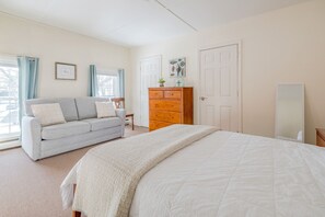 Desk, iron/ironing board, travel crib, WiFi