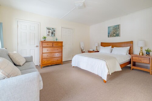 Westwind on Winter St - 2 bedroom townhouse apartment near downtown Topsham/Brunswick