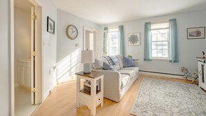Unclassified image, 2 of 35, button - Westwind on Winter St - 2 bedroom townhouse apartment near downtown Topsham/Brunswick (Topsham)