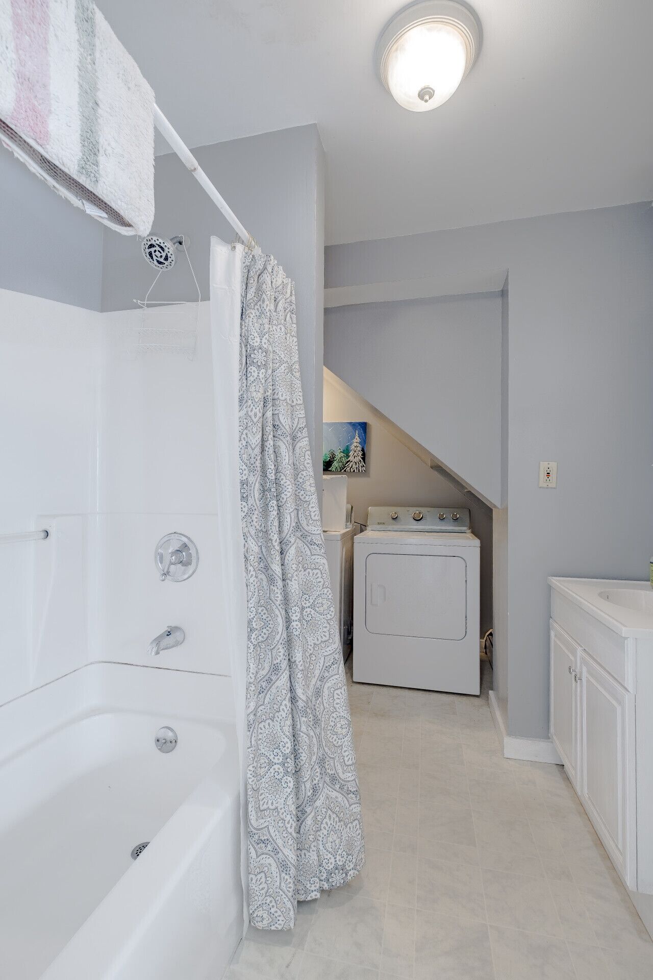 Hair dryer, towels