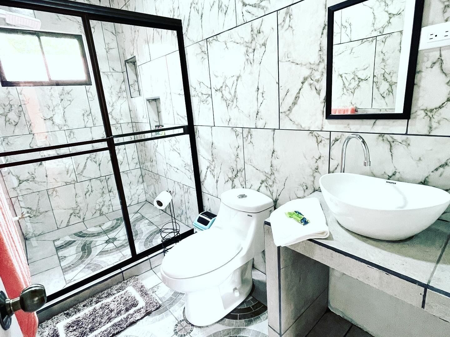 Handtücher, Seife, Toilettenpapier