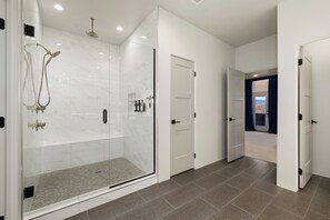 Hair dryer, towels - Private game room, fire pit, and hot tub overlooking the foothills +  just minutes from downtown Boise (Boise)