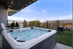 Terrace/patio - Private game room, fire pit, and hot tub overlooking the foothills +  just minutes from downtown Boise (Boise)