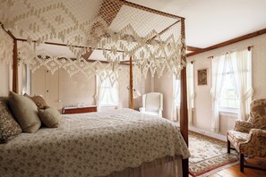 مكواة/لوح كي وواي فاي وملاءات أسرّة