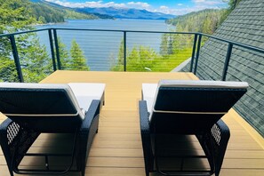 Property grounds - Bottle Bay View Lodge – 21-Acre Lakefront Retreat (Sagle)