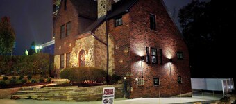 Luxurious, Modern Home in Pittsburgh's Mt. Washington Neighborhood