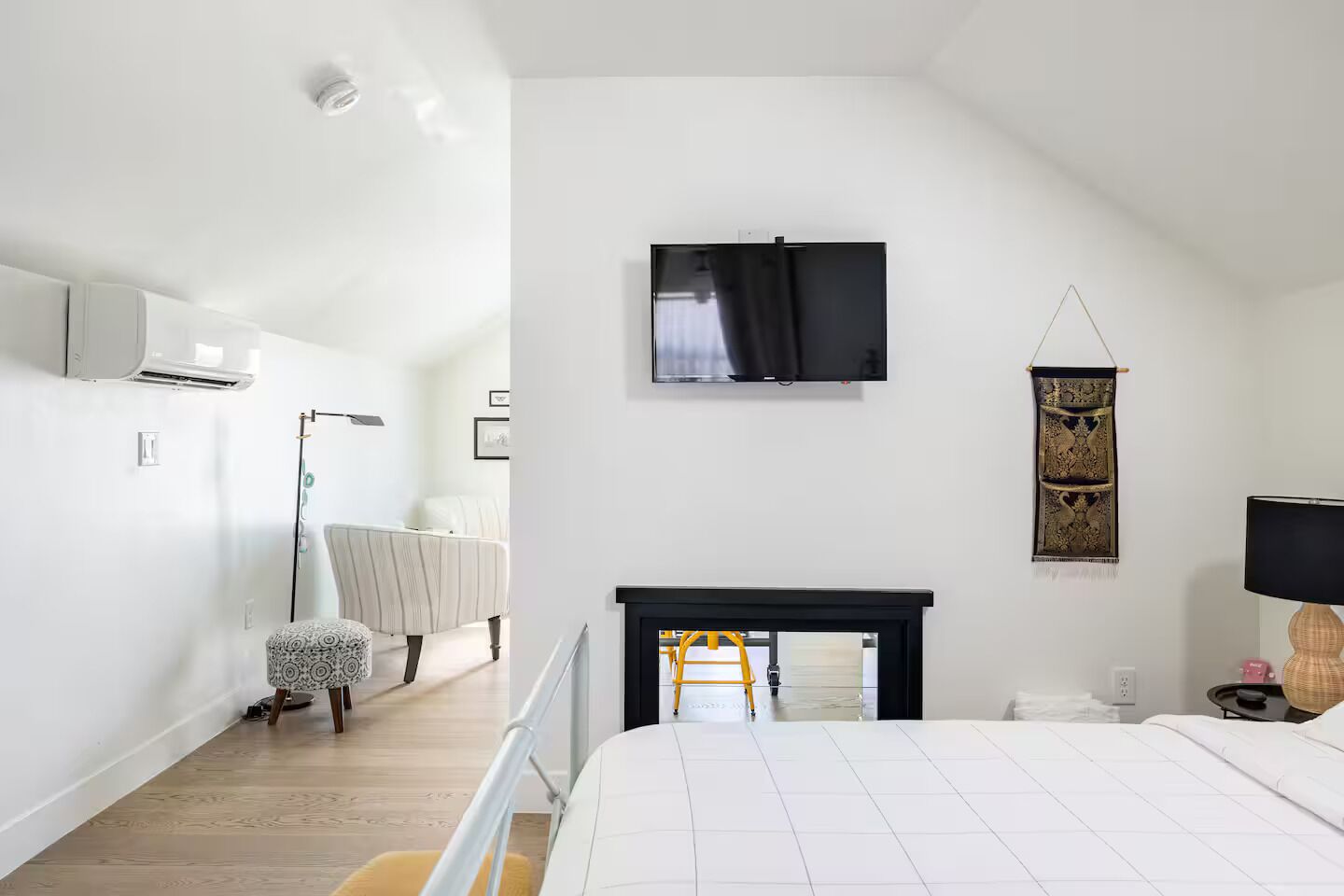 Internet, bed sheets