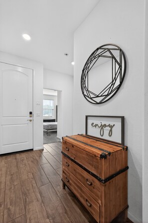 4 makuuhuonetta, silitysrauta/-lauta, Wi-Fi, vuodevaatteet