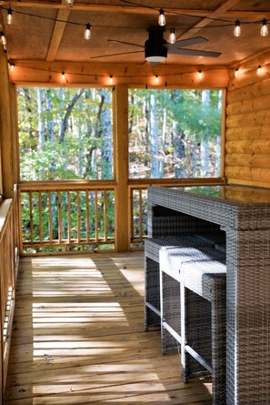 Terrace/patio - Misty Mountain Getaway - Hot tub & Scenic View (Ellijay)