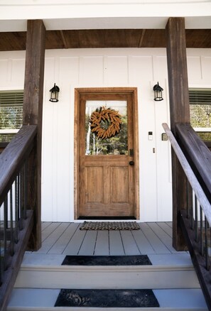 Exterior detail - Riverfront Getaway - Wineries, Orchards, & Hiking (Ellijay)