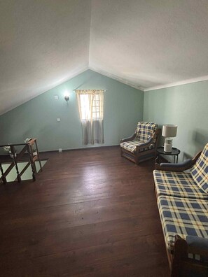 Comfort House, 3 Bedrooms | Living area - Casa da Esperança (Angra do Heroismo)