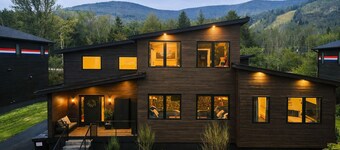 Riverside Hot Tub & Sauna with Mountain Views