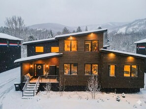 Welcome to Hunter NY 's Luxe property, The Hunter Gatherer. - Riverside Hot Tub, Cedar Sauna & Arcade Games (Hunter)