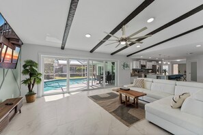 TV - Villa Sunshine Nautica - Renovated Pool Home with Direct Gulf Access (Cape Coral)