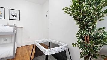 2 chambres, fer et planche à repasser, accès Internet, draps fournis