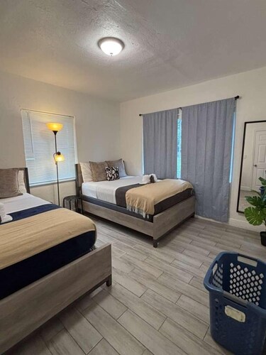 2-bedroom villa in awesome Miami with, AC