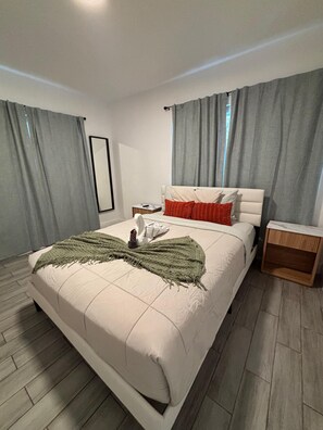 2 bedrooms, WiFi, bed sheets - 2-bedroom villa in awesome Miami with, AC (Miami)