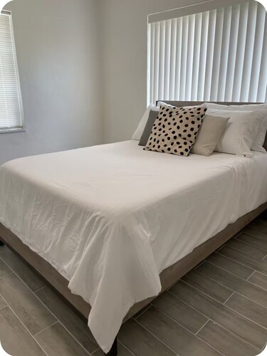 2-bedroom villa in awesome Miami with, AC