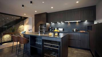 KylskÄp, mikrovÄgsugn, ugn och spishÀll