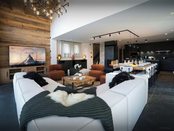 TV, fireplace, stereo