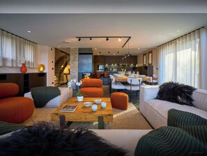 Televisión, chimenea y estéreo 