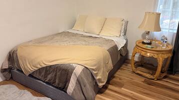 2 chambres, fer et planche Ă repasser, Wi-Fi gratuit, draps fournis