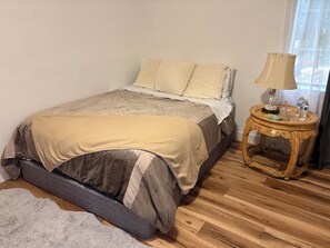 2 chambres, fer et planche à repasser, Wi-Fi gratuit, draps fournis