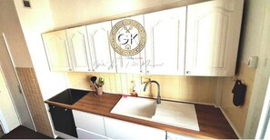 Private kitchen - BRIGHT AND SPACIOUS T2/GARAGE NEAR ITALY AND MONACO (Menton)