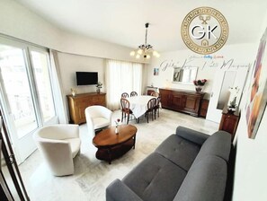 Living area - BRIGHT AND SPACIOUS T2/GARAGE NEAR ITALY AND MONACO (Menton)